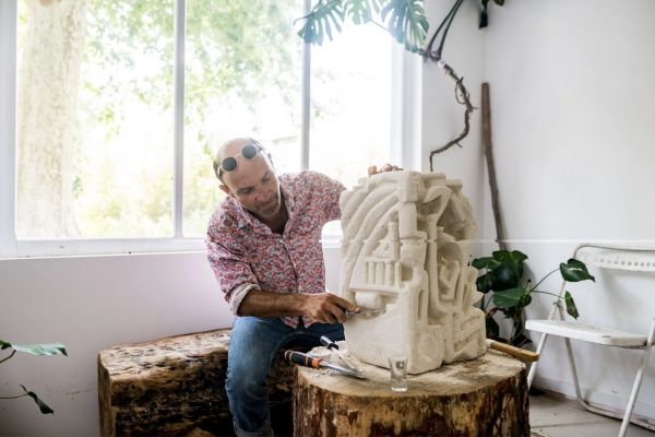 RENCONTRE Lionel Bensemoun signe sa plus belle échappée à Barbizon, « une maison incarnée et vivante »