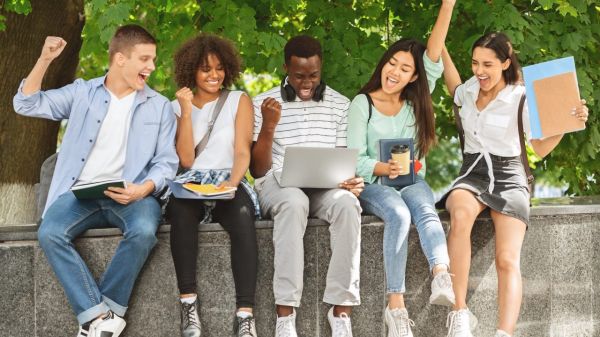 Bac 2025 : ces 3 primes peuvent rapporter plus de 1 000 euros aux nouveaux bacheliers