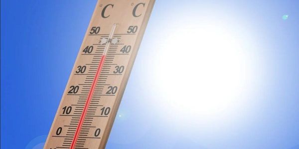 Canicule : pourquoi vous ne devez pas vous ruer sur les mini-ventilateurs, qui font fureur cet été