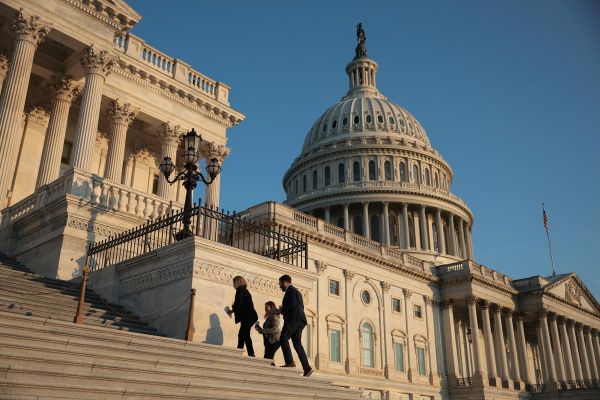 Loi budgétaire aux Etats-Unis : « c'est essentiellement la question du déficit qui divise le Congrès américain »
