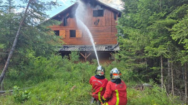Alpes-de-Haute-Provence: un chalet de 250 m2 en feu à Selonnet