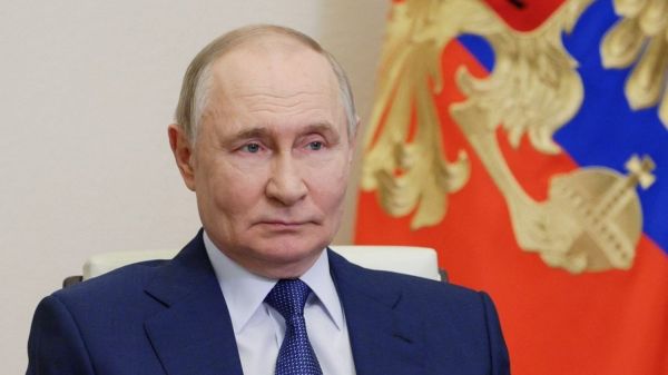Guerre en Ukraine : la Russie "ne renoncera pas à ses objectifs" dans le pays, répète Vladimir Poutine à Donald Trump
