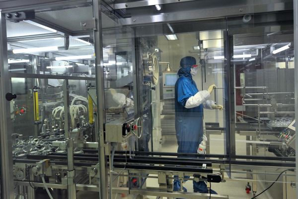 Plusieurs médicaments dérivés du sang subissent des tensions d'approvisionnement, selon l'ANSM
