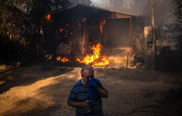 La Grèce en lutte contre des incendies en Crète et près d'Athènes