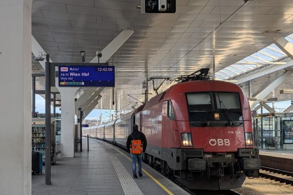 Allemagne : un Syrien attaque et blesse quatre passagers d'un train