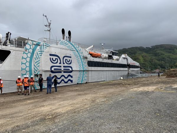 ​Taiarapu-Papeete par la mer le 15 juillet