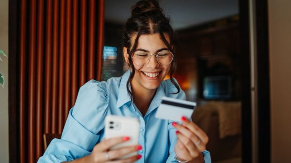 Êtes-vous victime de la sur-consommation ? Les astuces diablement efficaces d'une ex accro au shopping