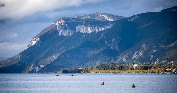 Savoie. Il sort de l'hôpital psychiatrique et brandit un couteau sur une plage du lac du Bourget