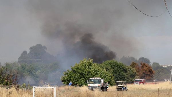 "Madre Fire": la Californie fait face à son plus gros incendie de l'année