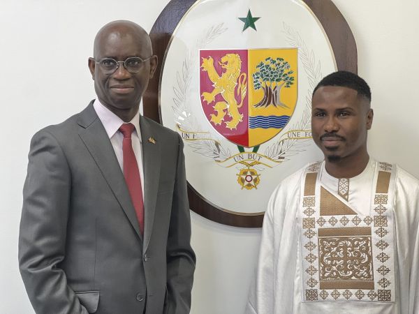 Photos : Le brillant artiste sénégalais Dip Doundou Guiss, figure emblématique de la scène musicale sénégalaise, accueilli à l'Ambassade du Sénégal au Canada
