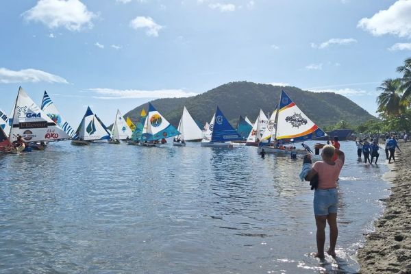 Traditour 2025 : Guadeloupe Port Caraïbes s'impose lors du prologue dans les eaux dominicaises