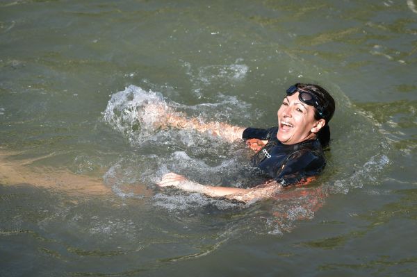 Risques sanitaires, circulation des bateaux, zones autorisées... Ce qu'il faut savoir avant sa première baignade dans la Seine, autorisée à partir du 5 juillet