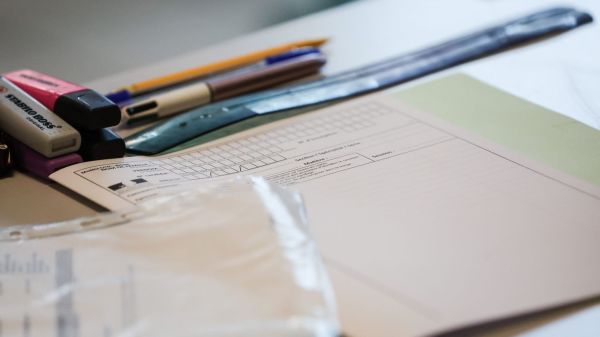 "J'ai pris de l'avance sur la vie" : ils ont décroché leur bac à moins de 16 ans et sont devenus avocat, chef d'orchestre ou sportif de haut niveau