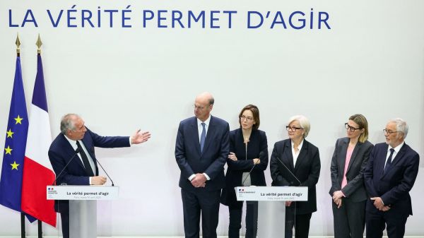 Année blanche, TVA sociale, niches fiscales... Quelles sont les pistes du gouvernement pour économiser 40 milliards d'euros dans le budget 2026 ?