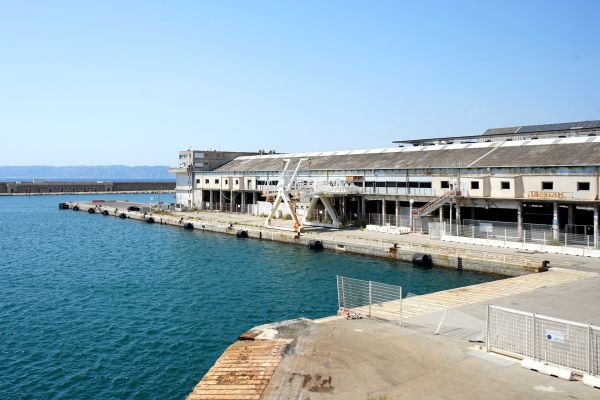En images | Dans les coulisses de la halle du J0 sur le port de Marseille