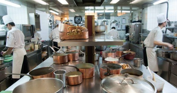 Interview. Violences en cuisine : « Ce n'est pas normal de manger une forme d'exploitation »