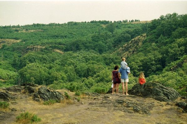 RANDONNÉE. Exploration dans l'intimité de la Bretagne, pour une traversée des terres de légendes tout en couleurs