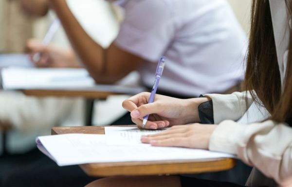 Le Québec doit avoir son propre test de français certifié
