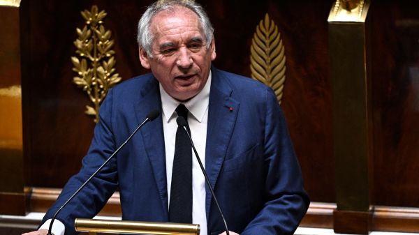 Dissolution, censure... Les Français fracturés sur le futur du gouvernement et de l'Assemblée, selon un sondage