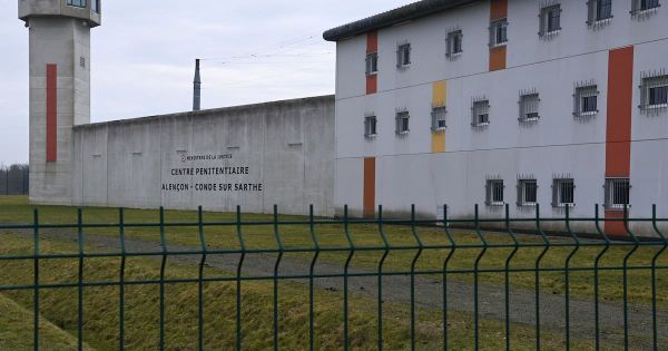 Au procès de l'attentat de la prison de Condé-sur-Sarthe, la perpétuité incompressible requise contre Michaël Chiolo