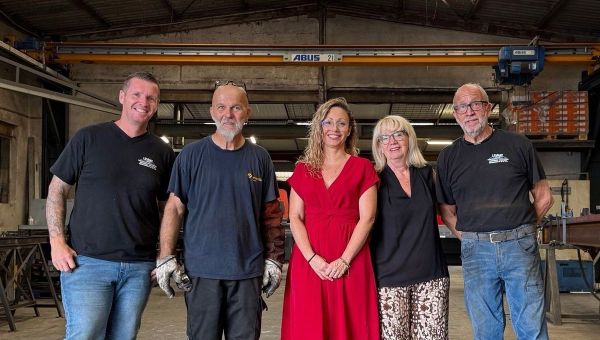 Emploi - expérience recherchée : l'été sourit aux talents de plus de 50 ans