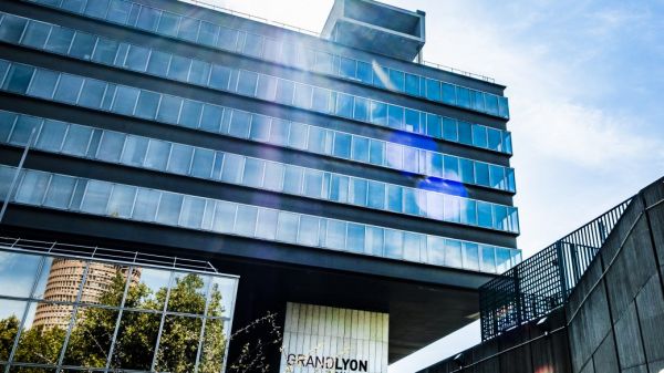 L'État et la Métropole de Lyon réaffirment leur engagement pour les quartiers prioritaires