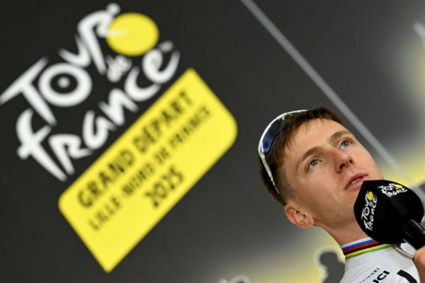 Un commentateur star écarté du Tour de France par sa chaîne, les raisons