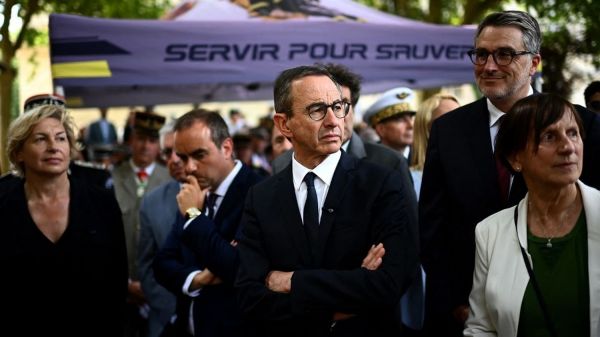 Bruno Retailleau veut construire le projet présidentiel de LR, après un recadrage d’Emmanuel Macron