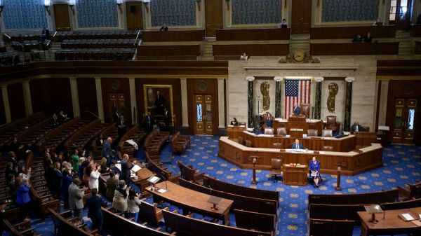 Le Congrès américain approuve le projet de "méga-loi" fiscale de Donald Trump