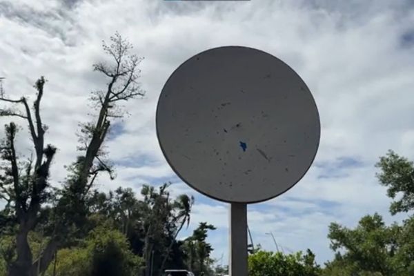 Panneaux manquants, marquages au sol effacés... : les routes mahoraises très accidentogènes depuis Chido, dénonce l'ADUR