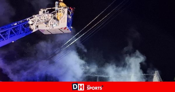 Un incendie spectaculaire a ravagé un bâtiment à Ramegnies-Chin cette nuit : D'importants dégâts à déplorer