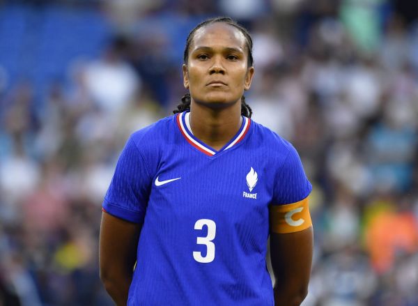 "Seul Dieu sait pourquoi je ne suis pas à l'Euro" : le constat amer de Wendie Renard, écartée des Bleues
