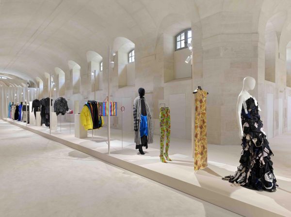 Rétrospective Demna, foulard engagé, archives en vente... Où est le cool cette semaine ? 