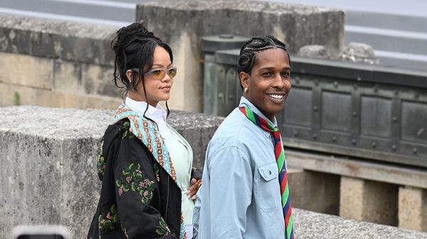 Attends quoi ? Rihanna a acheté les cahiers de vacances des Incollables ?