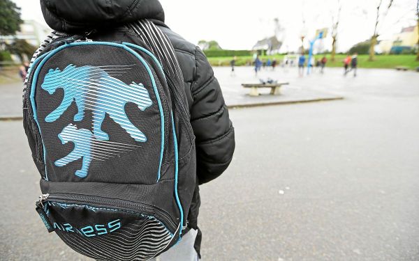 Un élève portant une arme passera désormais systématiquement en conseil de discipline