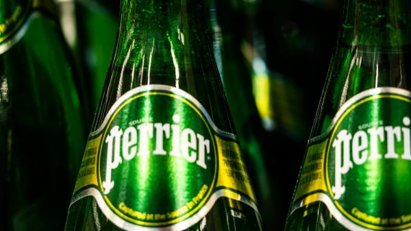 Perrier : Nestlé change enfin ses filtres non conformes (sous pression de la préfecture)