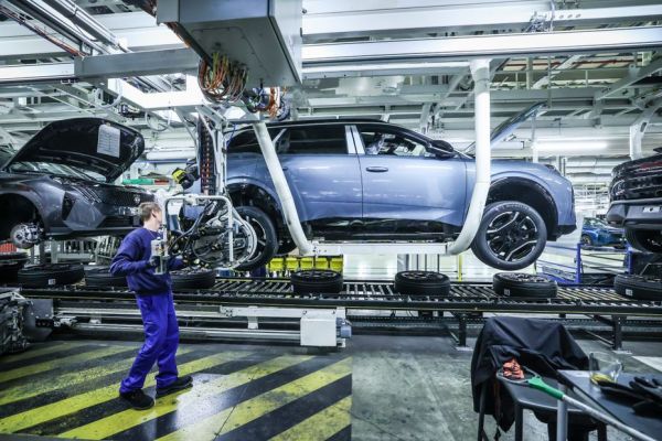 Stellantis : Rappel de près d'un million de moteurs 1.5 BlueHDi, "la mauvaise qualité rattrape ce fleuron industriel français"