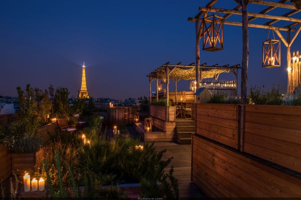 Feu d'artifice et soirée du 14 juillet 2025 sur le rooftop de l'Hôtel Brach Paris