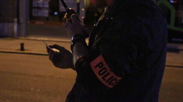 Un homme entre la vie et la mort après avoir été poignardé et roué de coups dans la rue à Quincy-sous-Sénart