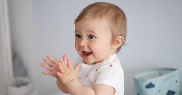 5 choses que votre bébé n'a pas besoin de savoir faire (absolument) à un an