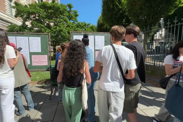 Bac 2025. "Finalement, on l'a eu... On va pouvoir partir en vacances l'esprit tranquille". Encore un bon cru en Bretagne