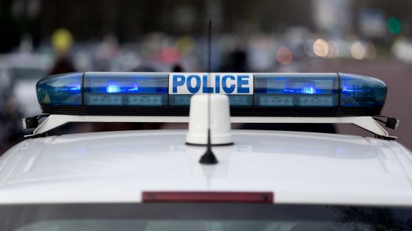 Le corps d'une femme enterré dans son jardin depuis plusieurs années, sa fille interpellée et placée en garde à vue