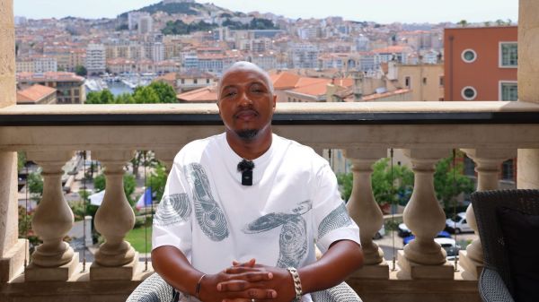"C'est 'Indiana Jones' à Marseille" : Soprano joue son premier rôle dans une comédie familiale