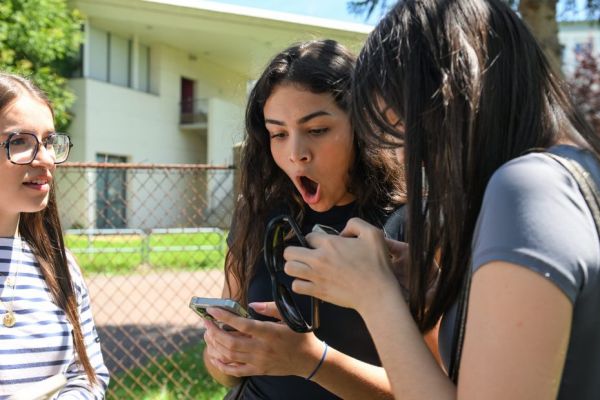 Bac 2025 : "On a le même résultat !" : Jumeaux et bacheliers, la belle histoire de Clémence et Jules