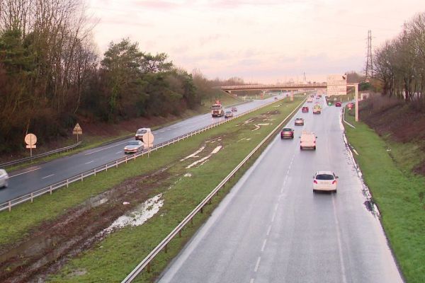 Accident impliquant cinq véhicules sur l'A150 : l'autoroute coupée, trois kilomètres de bouchons