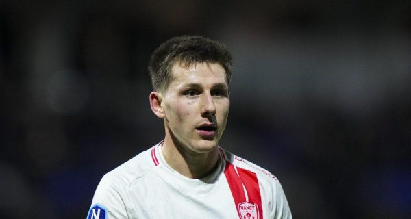 Ligue 2 : un départ à Nancy, Dunkerque et Laval se renforcent (off)