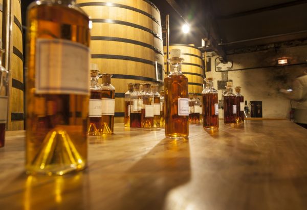 La Chine taxe le cognac français en riposte aux mesures de l'UE
