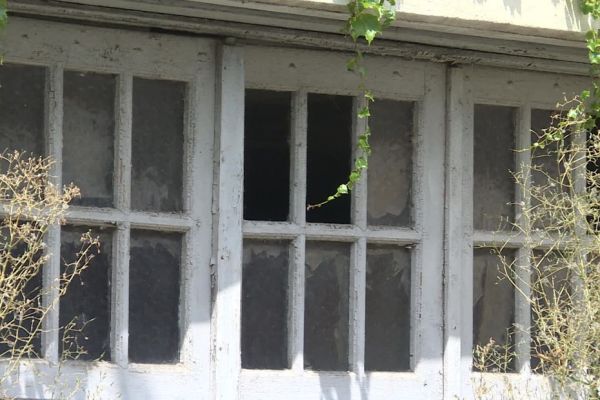 Ossements retrouvés dans une maison à Brive : une femme de 62 ans mise en examen pour le meurtre de sa mère centenaire