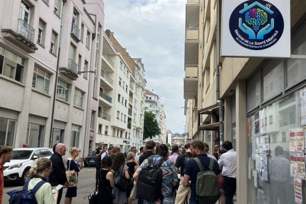 Unique en France, une maison de la santé mentale ouvre pour renforcer l'entraide entre souffrants, en pleine pénurie de psychiatres