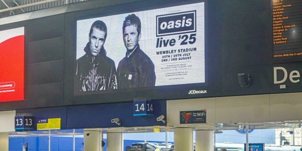 Pourquoi Oasis n'a jamais été aussi populaire